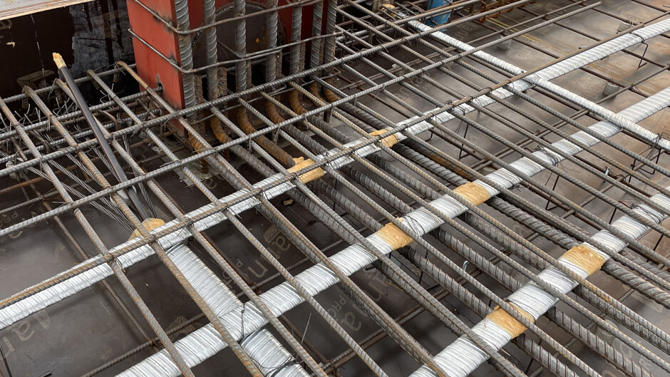 Wandeegroup floor slab construction mit heavy reinforcement