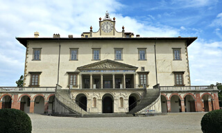 Villa di Medici by Giuliano da Sangallo (1470)