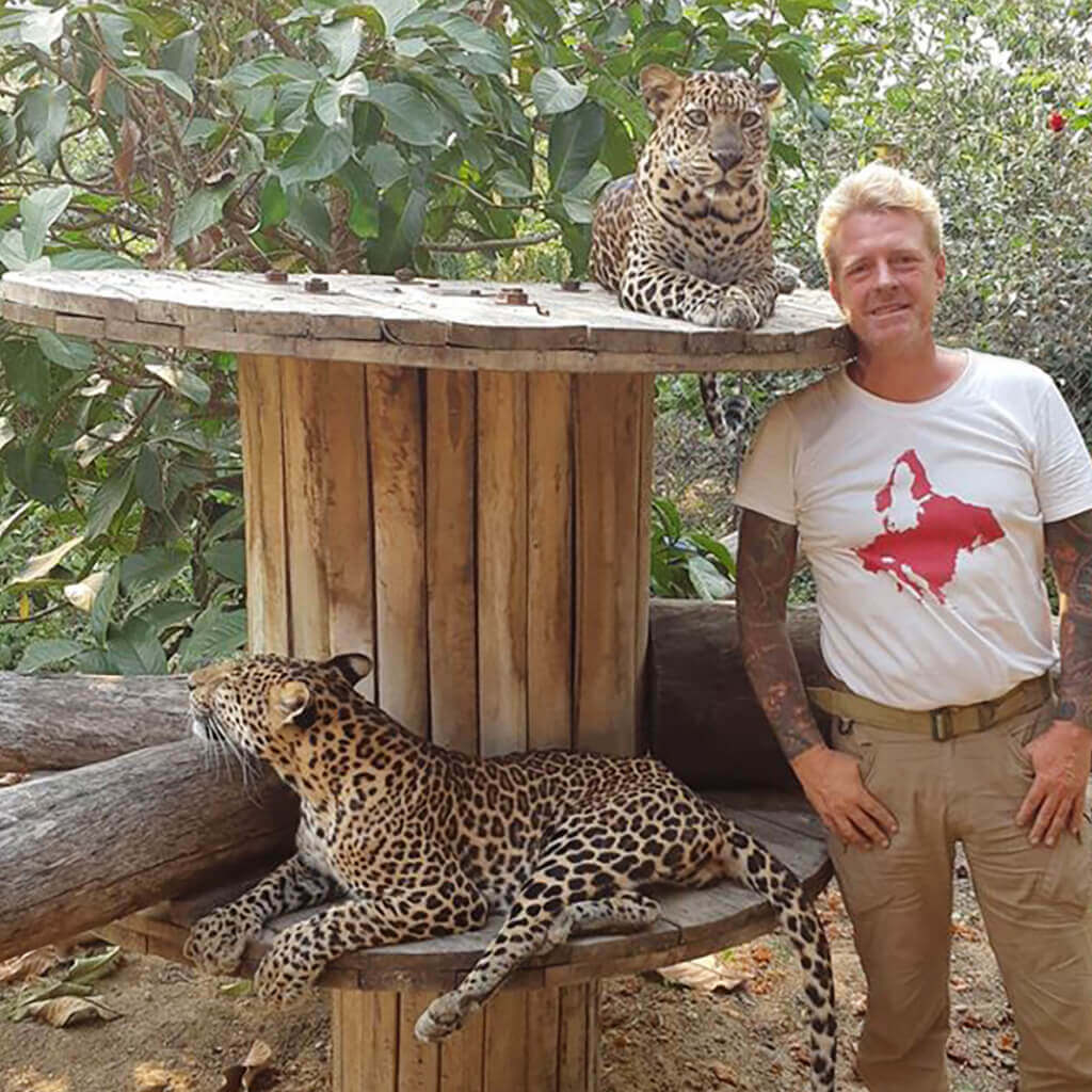 Wandeegroup: Mario Kleff's leopards in Pattaya 02